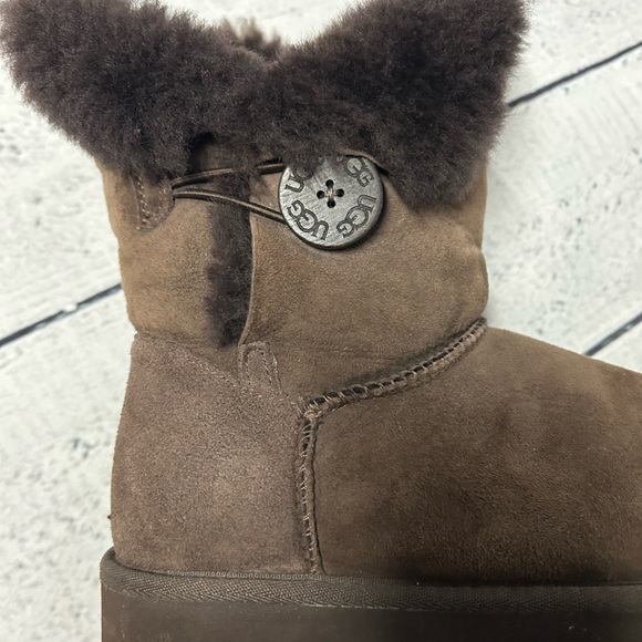 UGG Bailey Button Short Dark Chocolate Brown Boots Size 8 - Picture 7 of 8